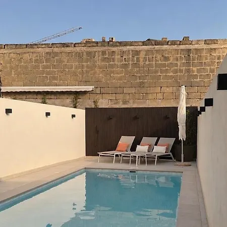 - With Private Pool Xewkija
