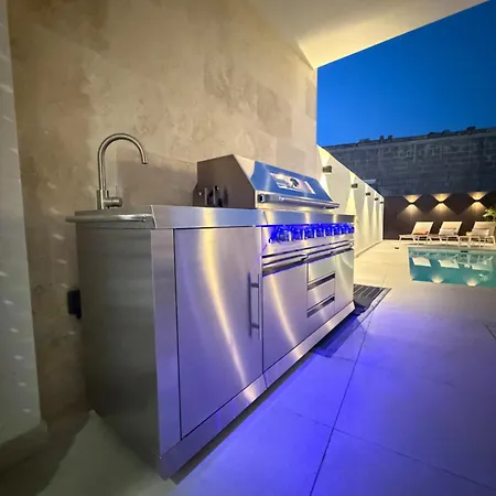 - With Private Pool Xewkija
